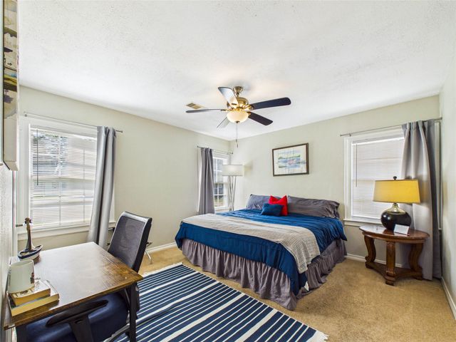 1101 15th Avenue N, Texas City, TX 77590