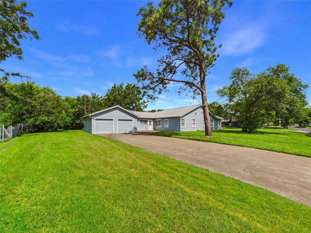 1101 15th Avenue N, Texas City, TX 77590