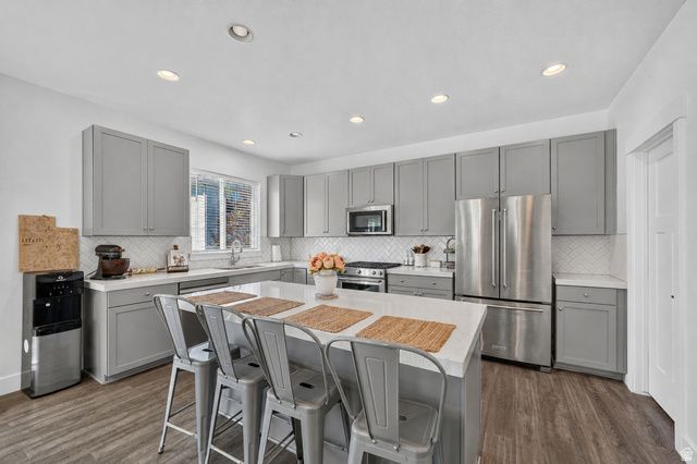 912 E QUEENSMILL LN, Salt Lake City, UT 84106