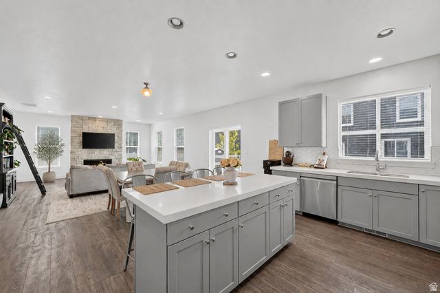 912 E QUEENSMILL LN, Salt Lake City, UT 84106