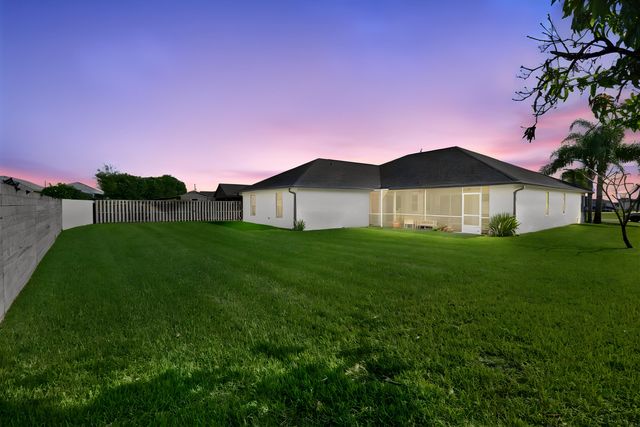 5856 NW Mesa Circle, Port St. Lucie, Port St Lucie, FL 34986