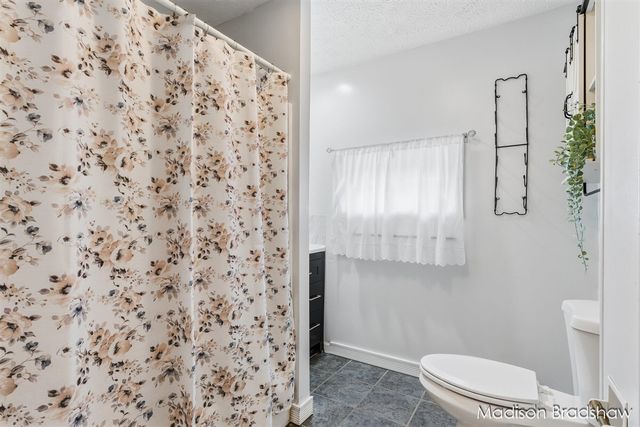 2655 Longfellow Avenue, Wyoming, MI 49509