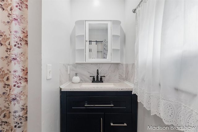 2655 Longfellow Avenue, Wyoming, MI 49509