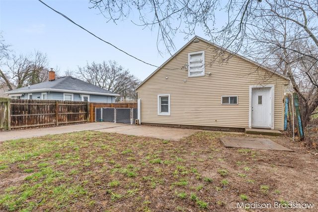 2655 Longfellow Avenue, Wyoming, MI 49509