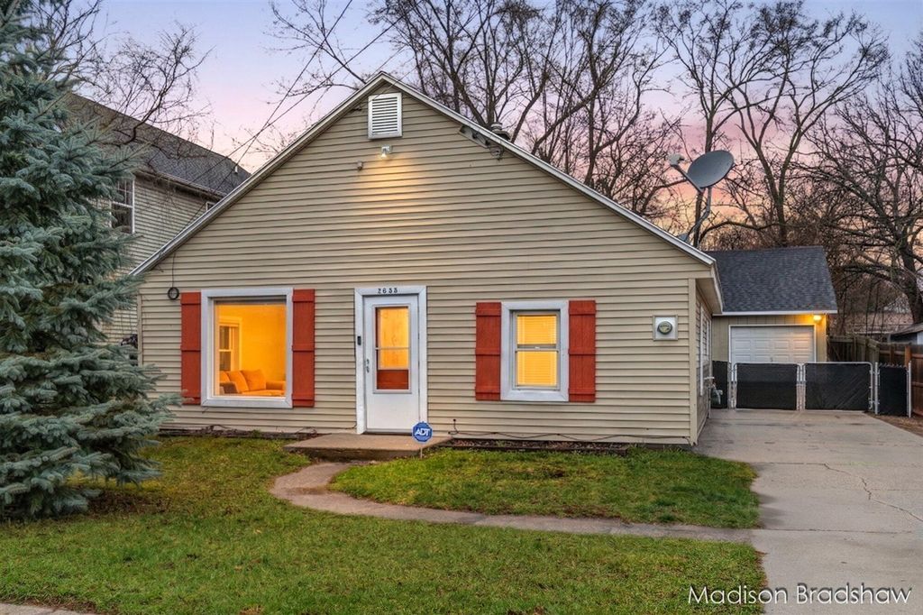 2655 Longfellow Avenue, Wyoming, MI 49509