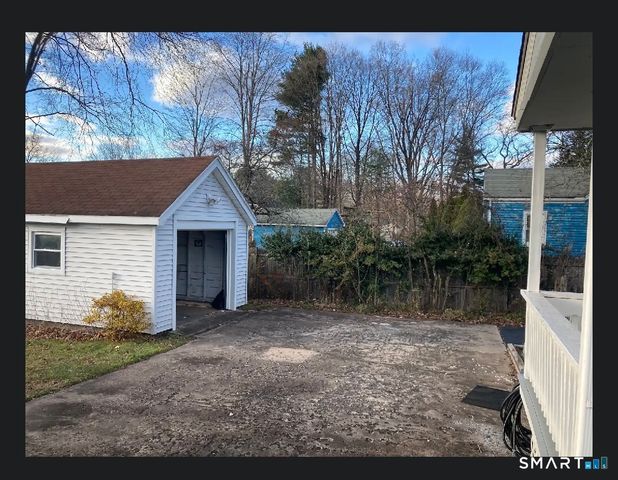 87 East Street, Windsor, CT 06095