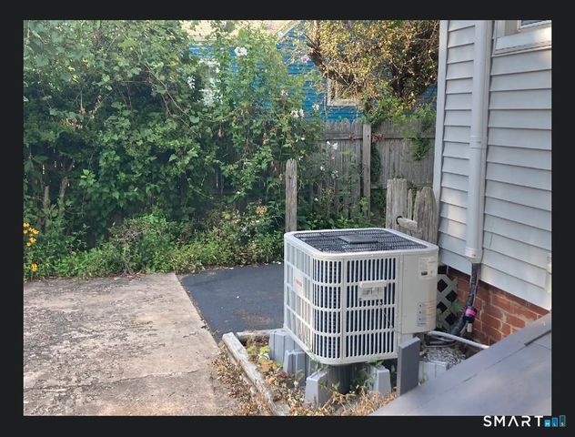 87 East Street, Windsor, CT 06095