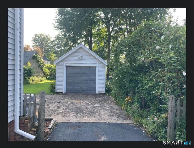 87 East Street, Windsor, CT 06095