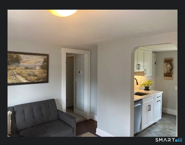 87 East Street, Windsor, CT 06095