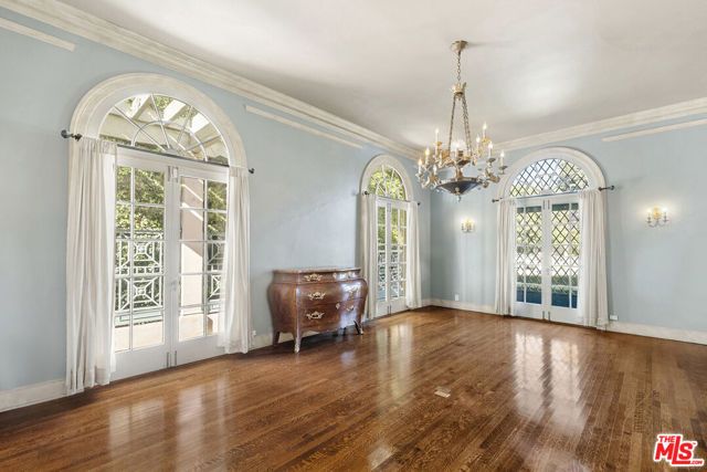 803 N Rexford Drive, Beverly Hills, CA 90210