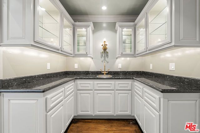 803 N Rexford Drive, Beverly Hills, CA 90210