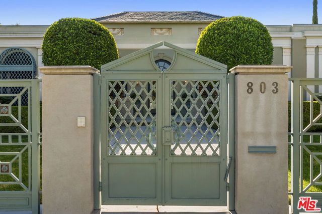 803 N Rexford Drive, Beverly Hills, CA 90210