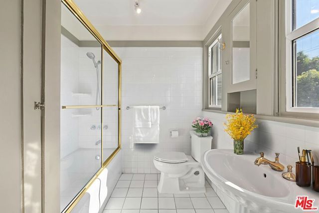 803 N Rexford Drive, Beverly Hills, CA 90210