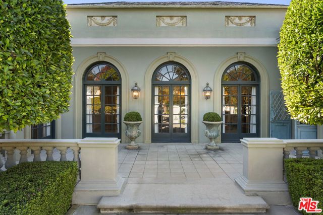 803 N Rexford Drive, Beverly Hills, CA 90210