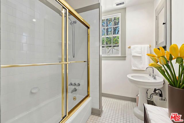 803 N Rexford Drive, Beverly Hills, CA 90210