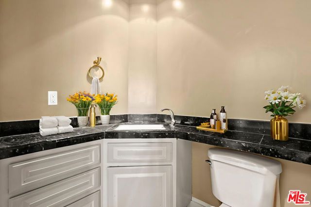 803 N Rexford Drive, Beverly Hills, CA 90210