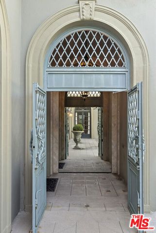 803 N Rexford Drive, Beverly Hills, CA 90210