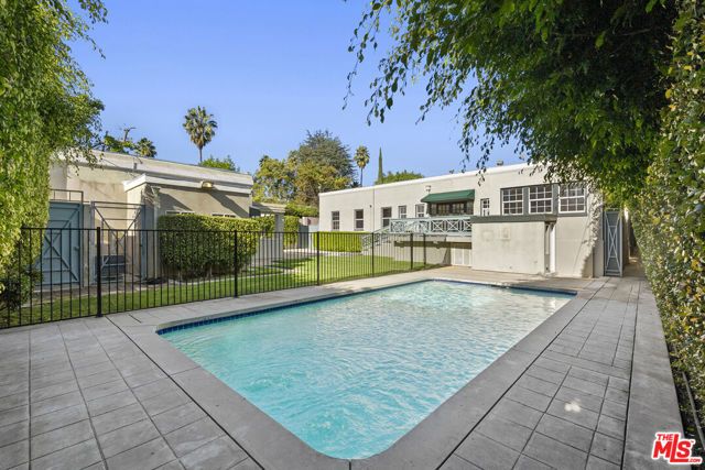 803 N Rexford Drive, Beverly Hills, CA 90210