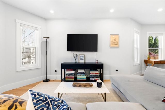 32 Cambridge Terrace 1, Cambridge, MA 02140