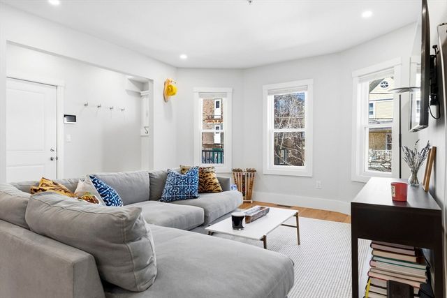 32 Cambridge Terrace 1, Cambridge, MA 02140