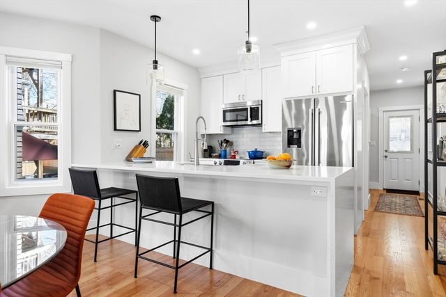 32 Cambridge Terrace 1, Cambridge, MA 02140