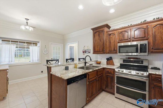 110 Hickory Glen Circle, Huntsville, AL 35811