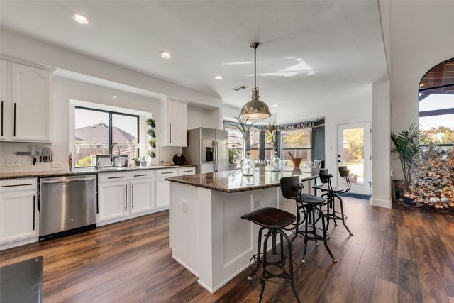 2348 Clark Trail, Grand Prairie, TX 75052