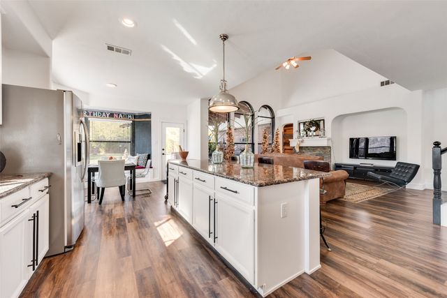 2348 Clark Trail, Grand Prairie, TX 75052