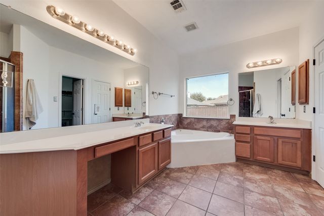 2348 Clark Trail, Grand Prairie, TX 75052