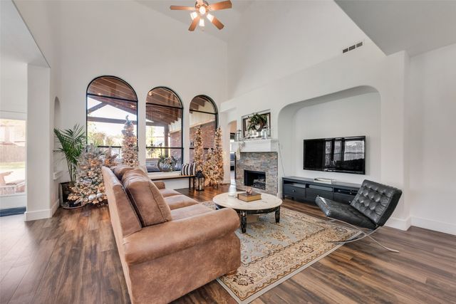 2348 Clark Trail, Grand Prairie, TX 75052