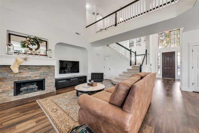 2348 Clark Trail, Grand Prairie, TX 75052