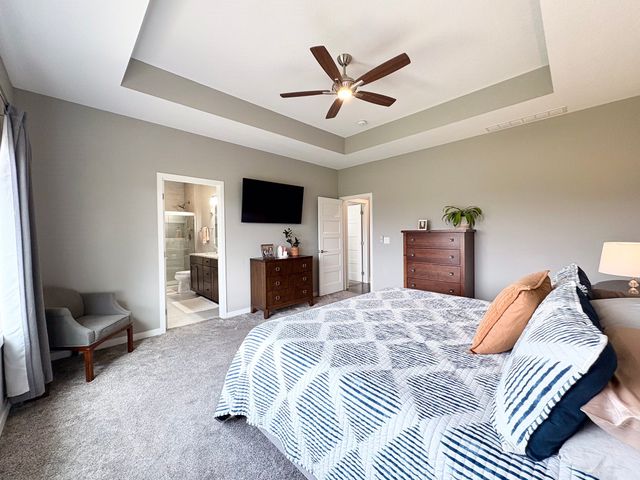 9401 Bellflower Lane, Norwalk, IA 50211
