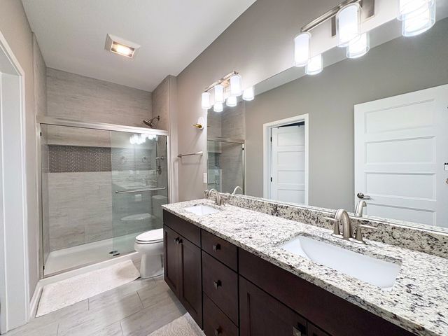 9401 Bellflower Lane, Norwalk, IA 50211