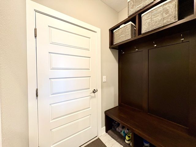 9401 Bellflower Lane, Norwalk, IA 50211
