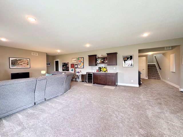 9401 Bellflower Lane, Norwalk, IA 50211