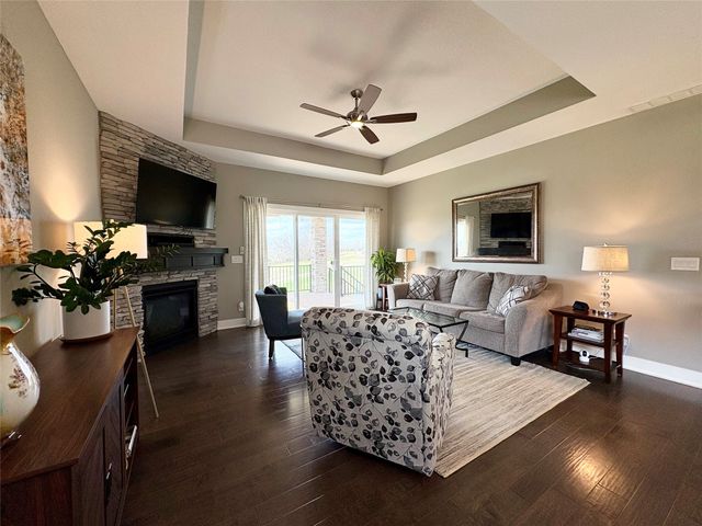 9401 Bellflower Lane, Norwalk, IA 50211