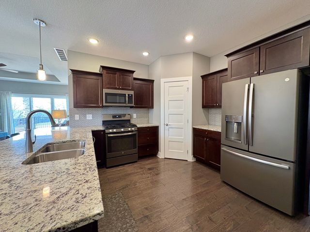 9401 Bellflower Lane, Norwalk, IA 50211