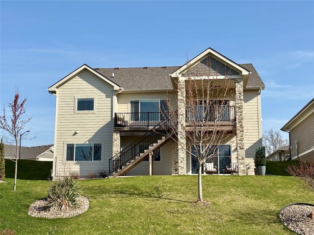 9401 Bellflower Lane, Norwalk, IA 50211