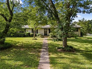 2219 Lisa SE Drive, Marietta, GA 30067