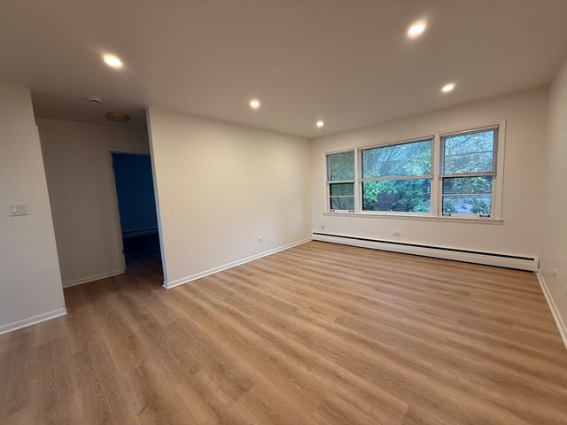 7762 Madison Street 2S, River Forest, IL 60305