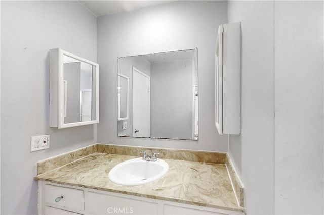 545 Chestnut Avenue 406, Long Beach, CA 90802