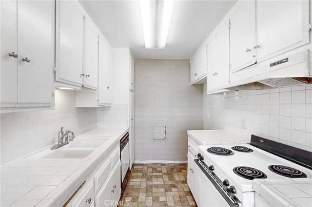 545 Chestnut Avenue 406, Long Beach, CA 90802