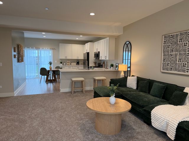 517 Highland Parkway, Itasca, IL 60143