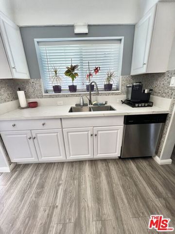 1271 W 81st Street, Los Angeles, CA 90044