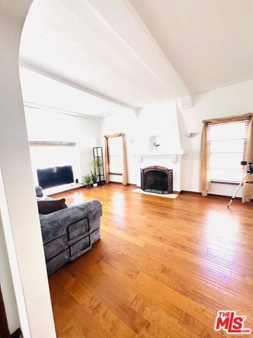 1271 W 81st Street, Los Angeles, CA 90044