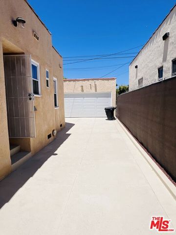 1271 W 81st Street, Los Angeles, CA 90044