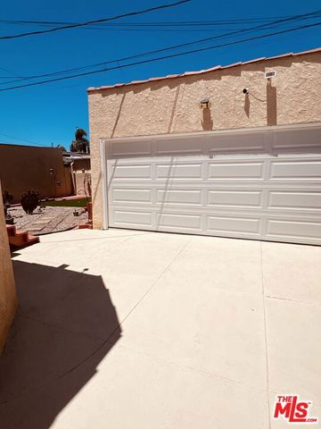 1271 W 81st Street, Los Angeles, CA 90044