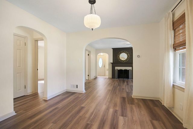 608 SANTA FE TRAIL, Boonville, MO 65233