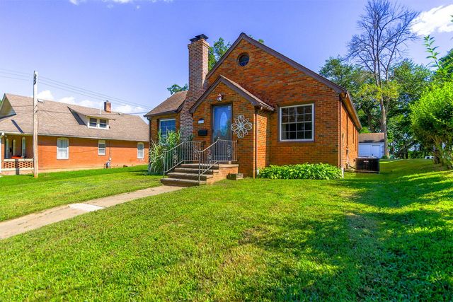 608 SANTA FE TRAIL, Boonville, MO 65233