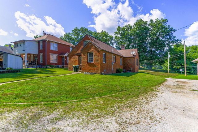 608 SANTA FE TRAIL, Boonville, MO 65233